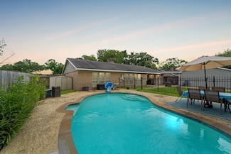 11614 Brighton Ln, Stafford, TX 77477
