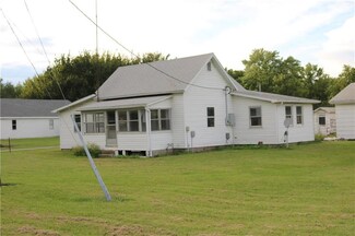 601 E 9th St, Pleasanton, KS 66075