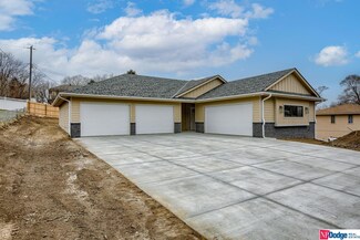 5714 N 79th St, Omaha, NE 68134