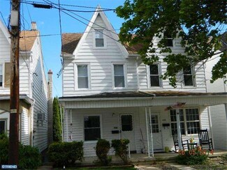 478 W Frack St, Frackville, PA 17931