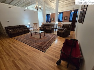 109 Hice Ave, West Jefferson, NC 28694