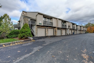 2 Meyer Ct, West Orange, NJ 07052