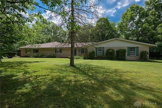 3049 Beech Hill Dr, Spring Valley, OH 45370