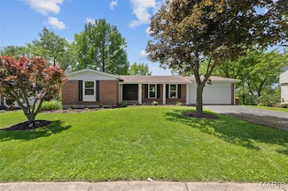 1200 Auber Dr, Ballwin, MO 63011