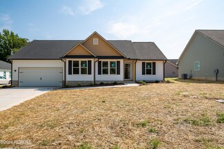 102 Dixie Cir, Clinton, NC 28328