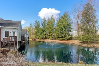 9011 Lyndon Lakes Place, Louisville, KY 40242