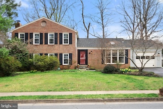 1204 Bradfield Dr SW, Leesburg, VA 20175
