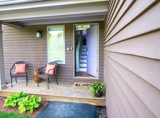 139 Walnut Hill Dr, Galena, IL 61036