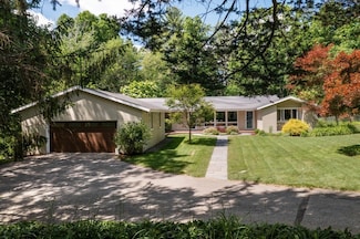 5 Greystone Rd, Dover, MA 02030