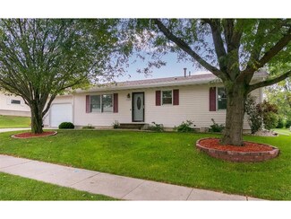 1520 North Dr, Ely, IA 52227