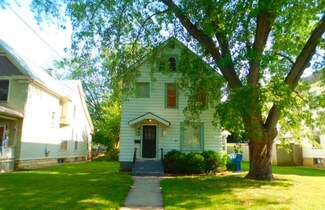 440 Marion Ave, Aurora, IL 60505