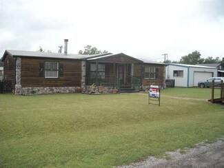 120 NE Kiowa Rd, Apache, OK 73006