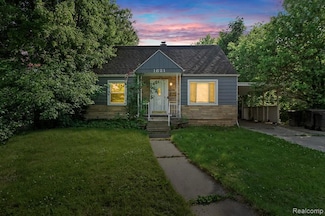 1621 Greenbrook Ln, Flint, MI 48507