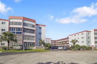 4000 NW 44th Ave Unit 301, Lauderdale Lakes, FL 33319