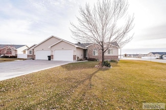 971 Clara Ct, Ammon, ID 83406
