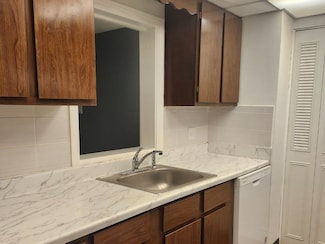 55 Greentree Ln Unit 27, South Weymouth, MA 02190