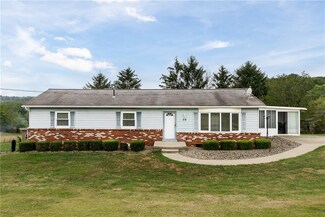 39 Washington Ave, Hickory, PA 15340