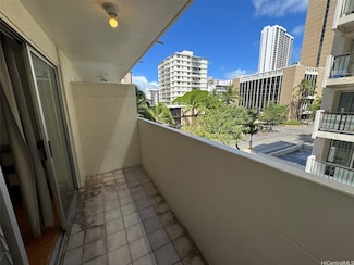 2463 Kuhio Ave Unit 503, Honolulu, HI 96815