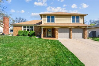 308 Rolling Hills Dr, Newton, KS 67114