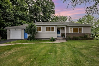 625 Plank Rd, Webster, NY 14580