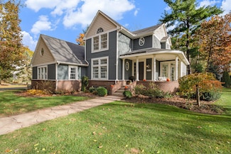 5054 Willow Grove Ln, Brighton, MI 48116