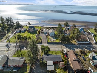 642 State Route 101, Chinook, WA 98614