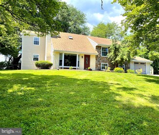 1339 College Hill Dr, Cheyney, PA 19319