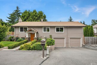 6834 NE 165th St, Kenmore, WA 98028