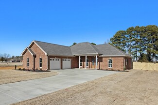 421 Dartmoor Dr, Killen, AL 35645