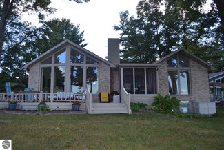 11820 S Shore Dr, Lake, MI 48632