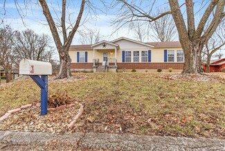 121 Shady Ln, Osawatomie, KS 66064