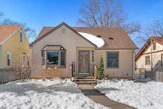 3721 Perry Ave N, Robbinsdale, MN 55422