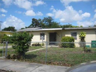 2545 NW 161st St, Opa Locka, FL 33054