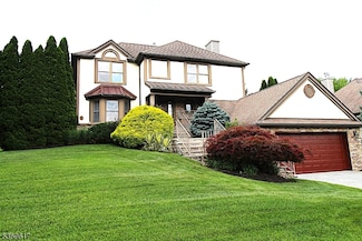 11 Cypress Ln, Hamburg, NJ 07419