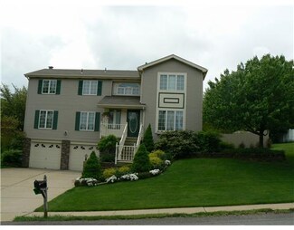 202 Cumberland Dr, Seven Fields, PA 16046