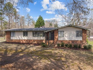 2601 Peace Haven Dr, Pleasant Garden, NC 27313
