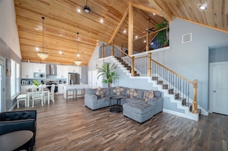 413 Pompano Ln, Surfside Beach, TX 77541