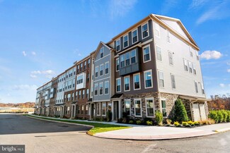 807A Ambrose Ln, Manassas Park, VA 20111