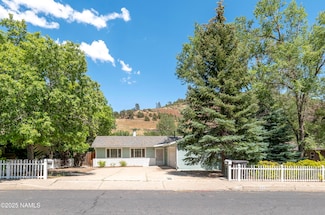 6320 N Mountaineer Rd, Flagstaff, AZ 86004