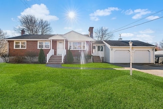 61 Lowell St, Wilmington, MA 01887