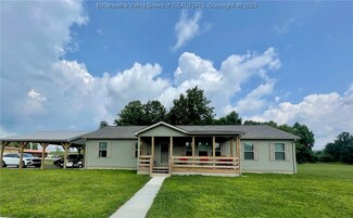 1948 Pleasant View Ridge Rd, Ravenswood, WV 26164