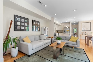129 Highland Ave Unit 4, Somerville, MA 02143