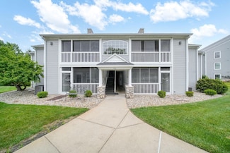 824 W Barrington Cir Unit 28, Jackson, MI 49203