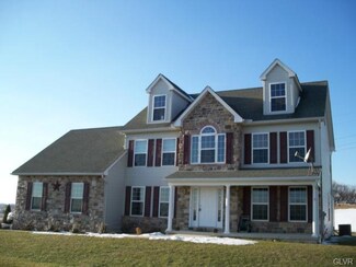 2776 Maefield Rd, Bath, PA 18014