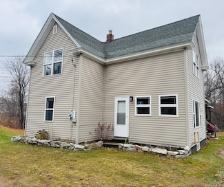 31 Gardner St, Patten, ME 04765