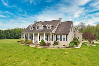 3725 S Creek Ln, Dryden, MI 48428