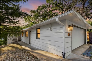 387 NW North Shore Dr, Kansas City, MO 64151