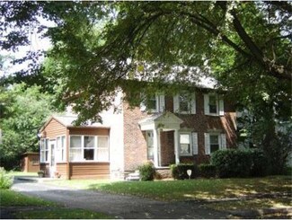 28 Wamsutta Ave, Worcester, MA 01602