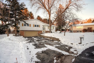 6324 Crestwood Cir, Mc Farland, WI 53558