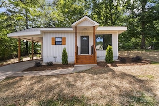 1050 Barnett Dr, Kings Mountain, NC 28086